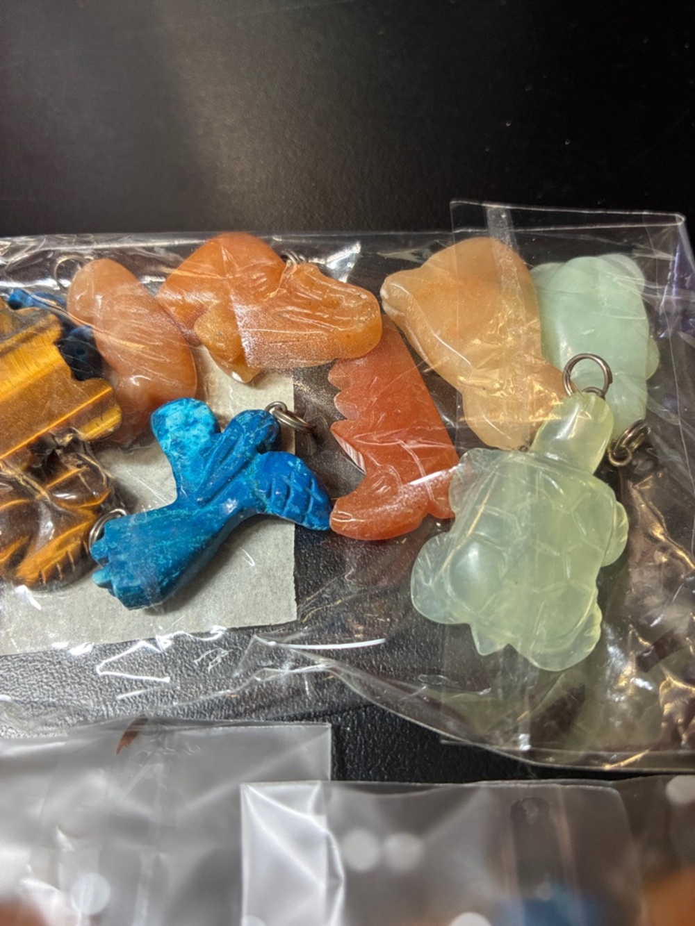 Mixed gemstone carved Animal Shaped Multicolor pendants - Picture 3 of 10